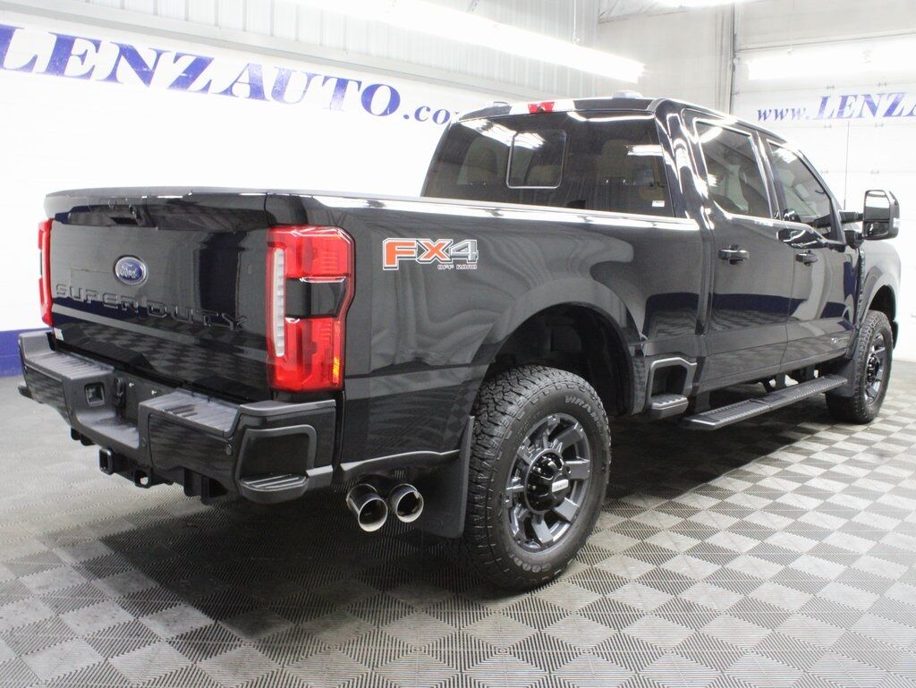 2024 Ford F-250 Super Duty 4x4 Crew Cab Lariat Fond du Lac WI
