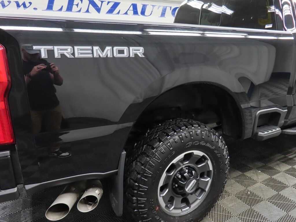 2024 Ford F-250 Super Duty 4x4 Crew Cab Lariat Fond du Lac WI