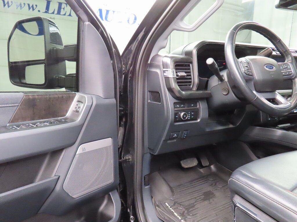 2024 Ford F-250 Super Duty 4x4 Crew Cab Lariat Fond du Lac WI
