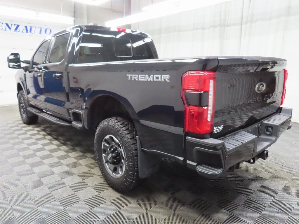 2024 Ford F-250 Super Duty 4x4 Crew Cab Lariat Fond du Lac WI