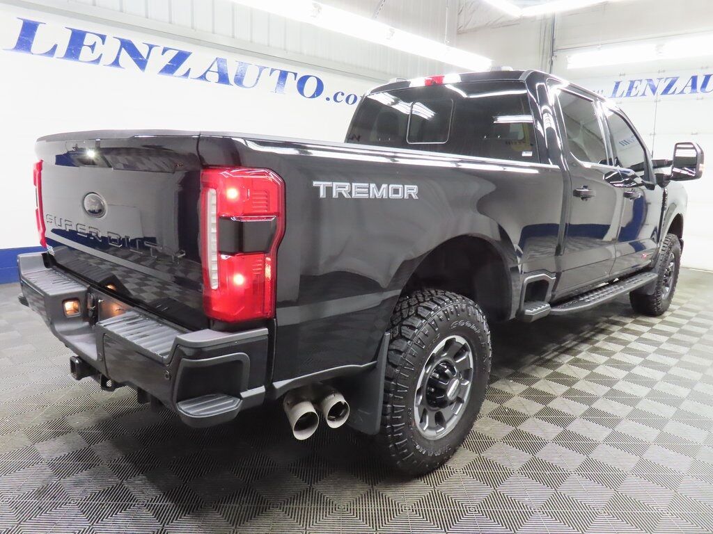 2024 Ford F-250 Super Duty 4x4 Crew Cab Lariat Fond du Lac WI