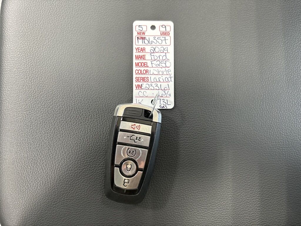 2024 Ford F-250 Super Duty 4x4 Crew Cab Lariat Fond du Lac WI