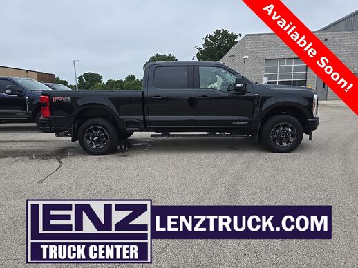 2024_Ford_F-250 Super Duty_4x4 Crew Cab Lariat_ Fond du Lac WI