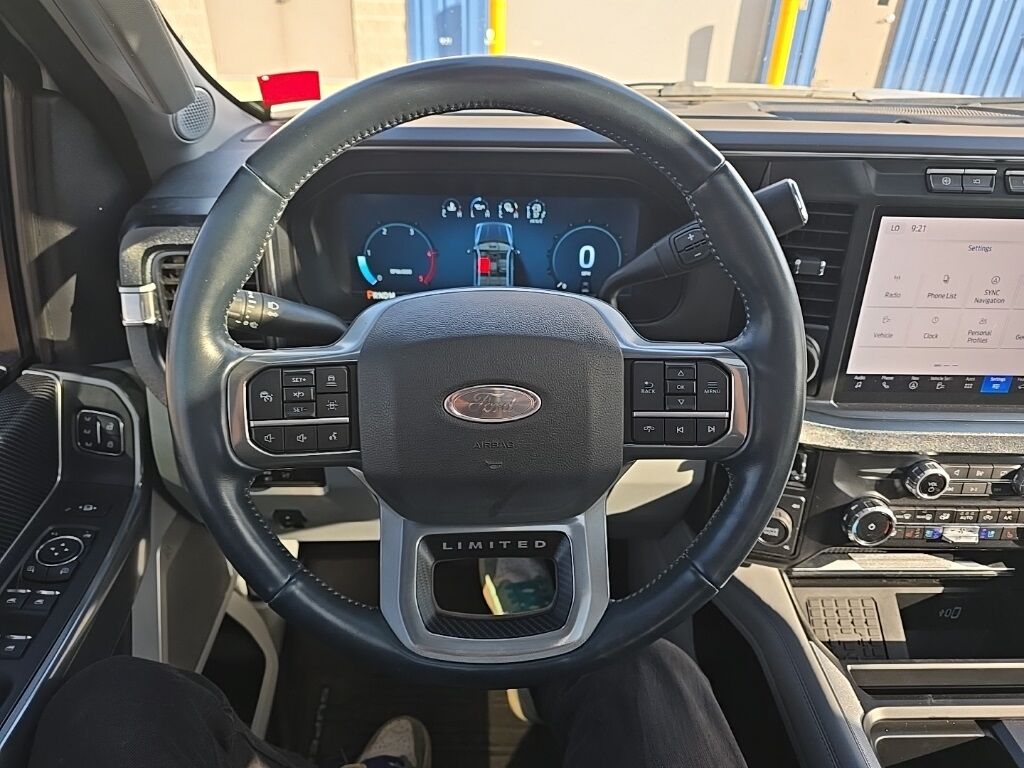 2024 Ford F-250 Super Duty 4x4 Crew Cab Limited Fond du Lac WI