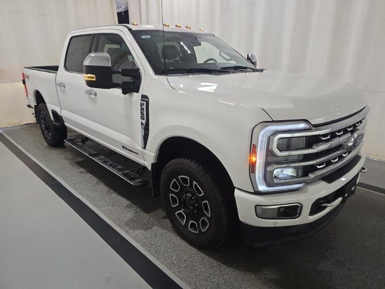 2024 Ford F-250 Super Duty 4x4 Crew Cab Platinum Fond du Lac WI