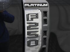 2024 Ford F-250 Super Duty 4x4 Crew Cab Platinum Fond du Lac WI