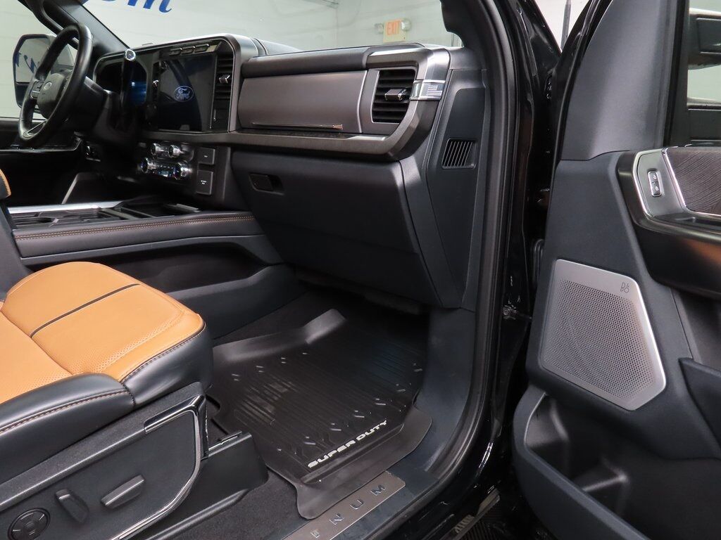 2024 Ford F-250 Super Duty 4x4 Crew Cab Platinum Fond du Lac WI