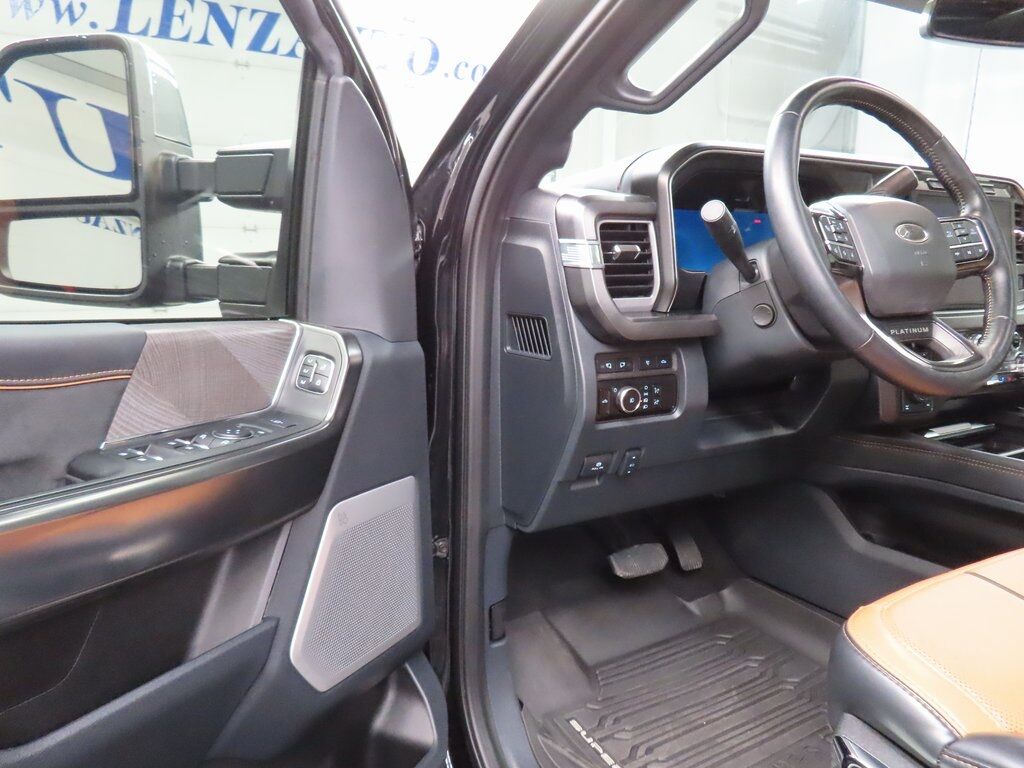 2024 Ford F-250 Super Duty 4x4 Crew Cab Platinum Fond du Lac WI