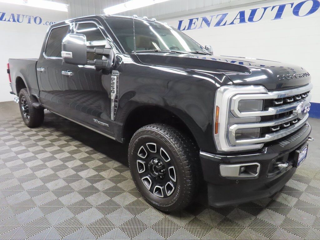 2024 Ford F-250 Super Duty 4x4 Crew Cab Platinum Fond du Lac WI