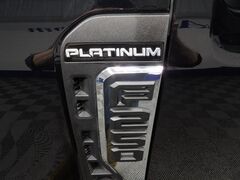 2024 Ford F-250 Super Duty 4x4 Crew Cab Platinum Fond du Lac WI