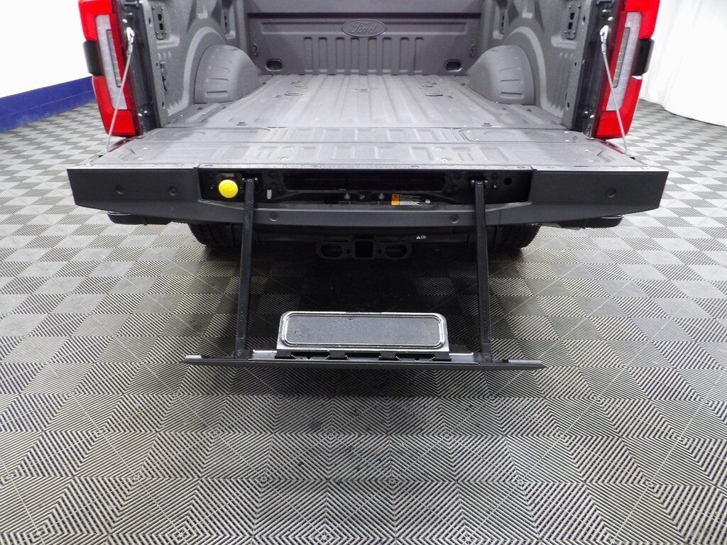 2024 Ford F-250 Super Duty 4x4 Crew Cab Platinum Fond du Lac WI