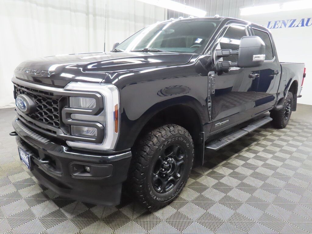 2024 Ford F-250 Super Duty 4x4 Crew Cab XLT Fond du Lac WI