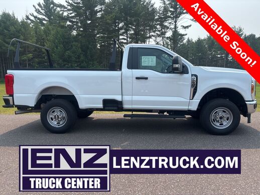2024_Ford_F-250 Super Duty_4x4 Regular Cab XL_ Fond du Lac WI