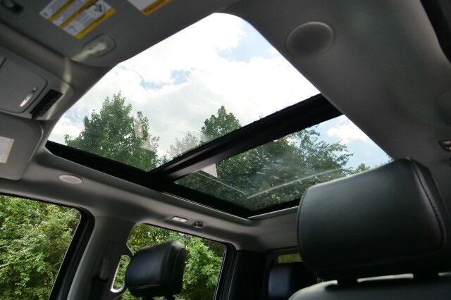 2024 Ford F-250SD LARIAT 4X4 / Leer Bed Cap / Bed Slide / Turbo Diesel! High Point NC