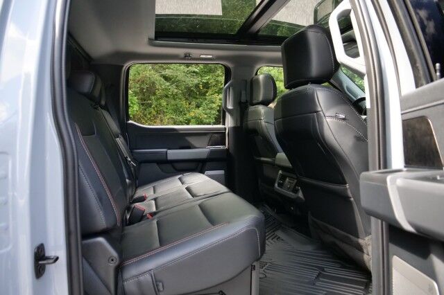 2024 Ford F-250SD LARIAT 4X4 / Leer Bed Cap / Bed Slide / Turbo Diesel! High Point NC