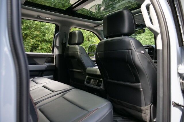 2024 Ford F-250SD LARIAT 4X4 / Leer Bed Cap / Bed Slide / Turbo Diesel! High Point NC