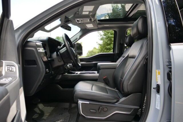 2024 Ford F-250SD LARIAT 4X4 / Leer Bed Cap / Bed Slide / Turbo Diesel! High Point NC