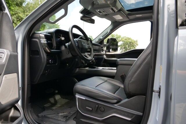 2024 Ford F-250SD LARIAT 4X4 / Leer Bed Cap / Bed Slide / Turbo Diesel! High Point NC