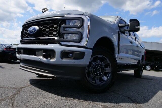 2024 Ford F-250SD LARIAT 4X4 / Leer Bed Cap / Bed Slide / Turbo Diesel! High Point NC