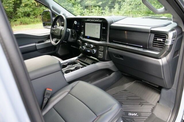 2024 Ford F-250SD LARIAT 4X4 / Leer Bed Cap / Bed Slide / Turbo Diesel! High Point NC