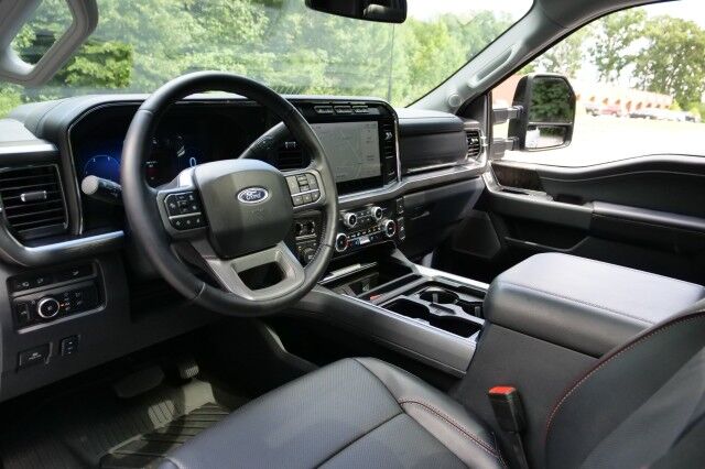 2024 Ford F-250SD LARIAT 4X4 / Leer Bed Cap / Bed Slide / Turbo Diesel! High Point NC