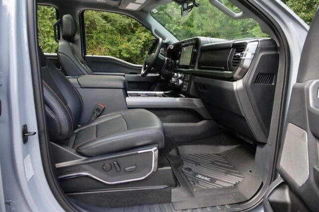2024 Ford F-250SD LARIAT 4X4 / Leer Bed Cap / Bed Slide / Turbo Diesel! High Point NC