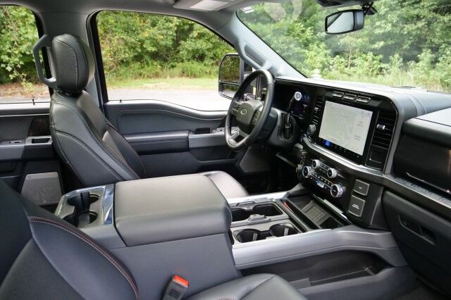 2024 Ford F-250SD LARIAT 4X4 / Leer Bed Cap / Bed Slide / Turbo Diesel! High Point NC