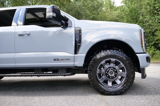 2024 Ford F-250SD LARIAT 4X4 / Leer Bed Cap / Bed Slide / Turbo Diesel! High Point NC
