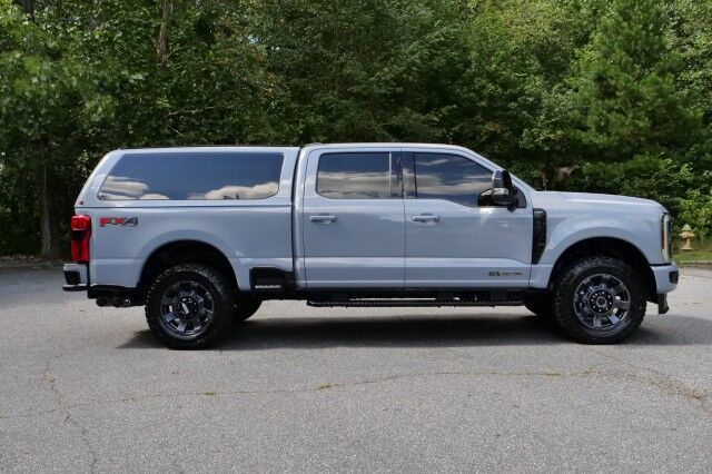 2024 Ford F-250SD LARIAT 4X4 / Leer Bed Cap / Bed Slide / Turbo Diesel! High Point NC