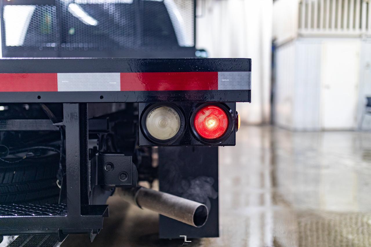 2024 Ford F-350 4x4 Crew Cab XL Deck BCam Red Deer AB