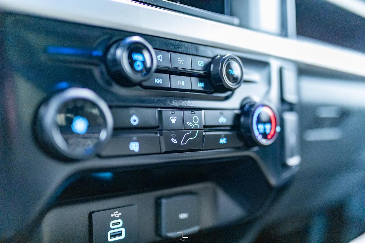 2024 Ford F-350 4x4 Crew Cab XL Deck BCam Red Deer AB