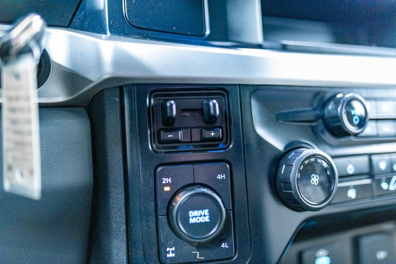 2024 Ford F-350 4x4 Crew Cab XL Deck BCam Red Deer AB