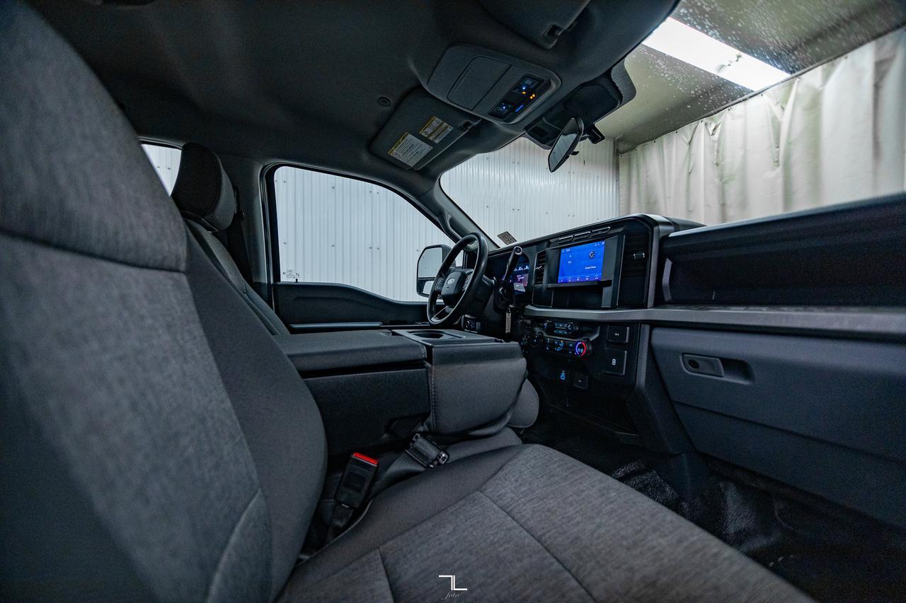 2024 Ford F-350 4x4 Crew Cab XL Deck BCam Red Deer AB