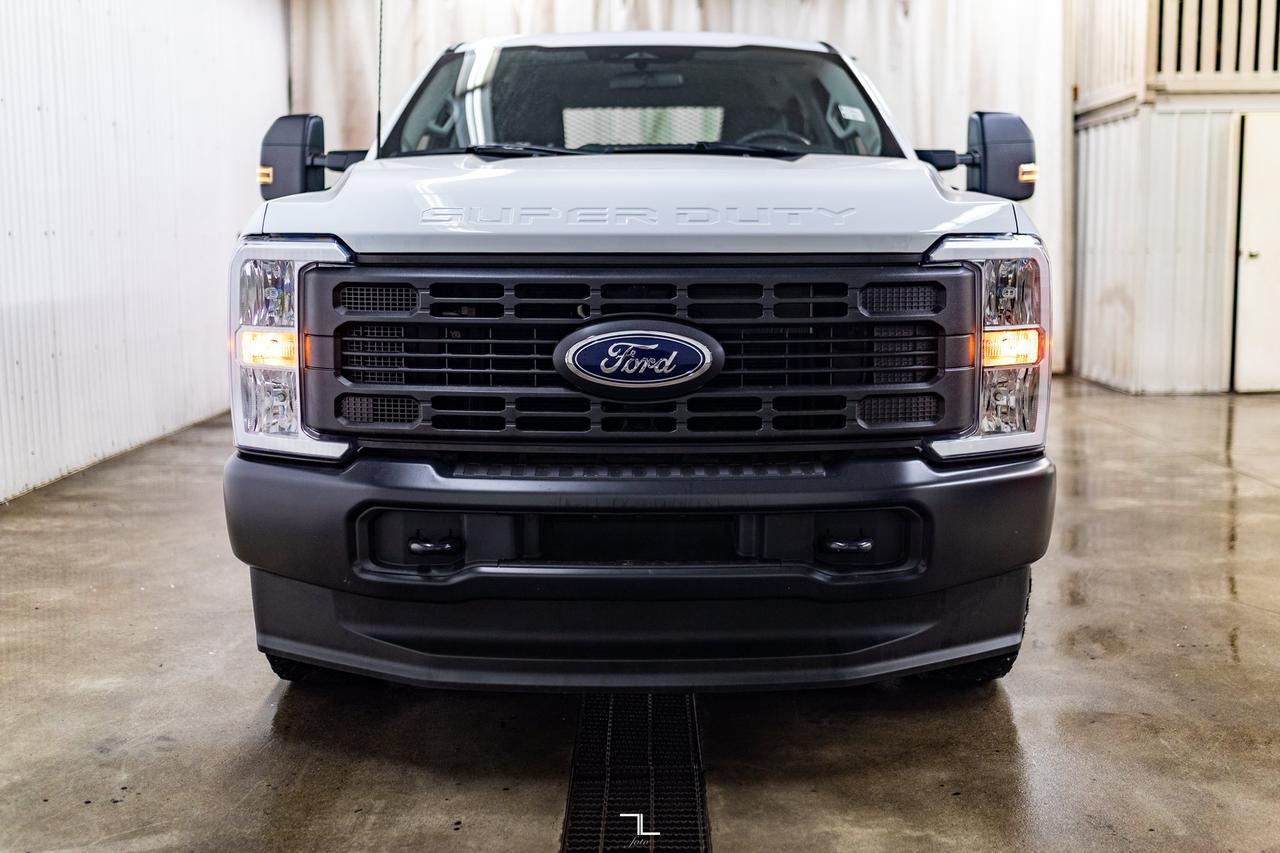 2024 Ford F-350 4x4 Crew Cab XL Deck BCam Red Deer AB