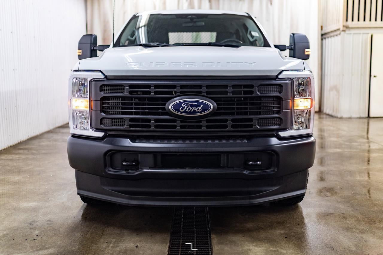 2024 Ford F-350 4x4 Crew Cab XL Deck BCam Red Deer AB