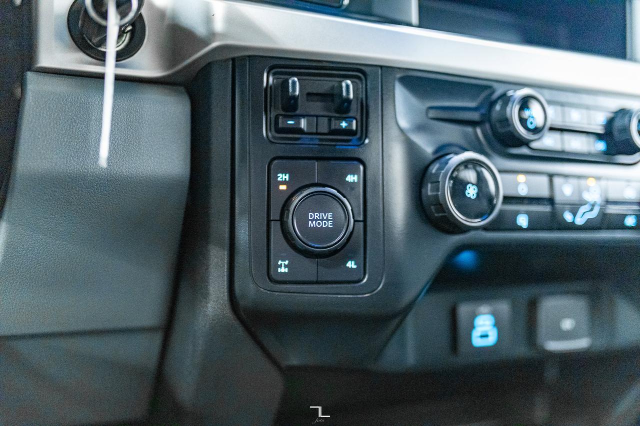 2024 Ford F-350 4x4 Crew Cab XL Deck BCam Red Deer AB