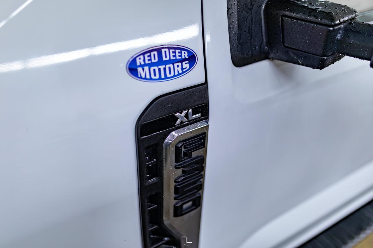 2024 Ford F-350 4x4 Crew Cab XL Deck BCam Red Deer AB