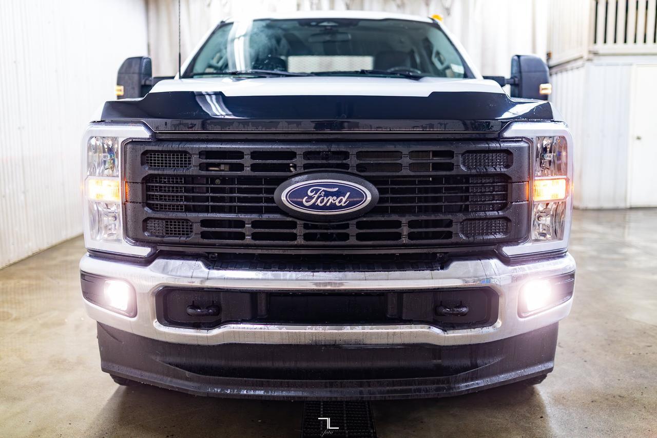2024 Ford F-350 4x4 Crew Cab XL Deck BCam Red Deer AB