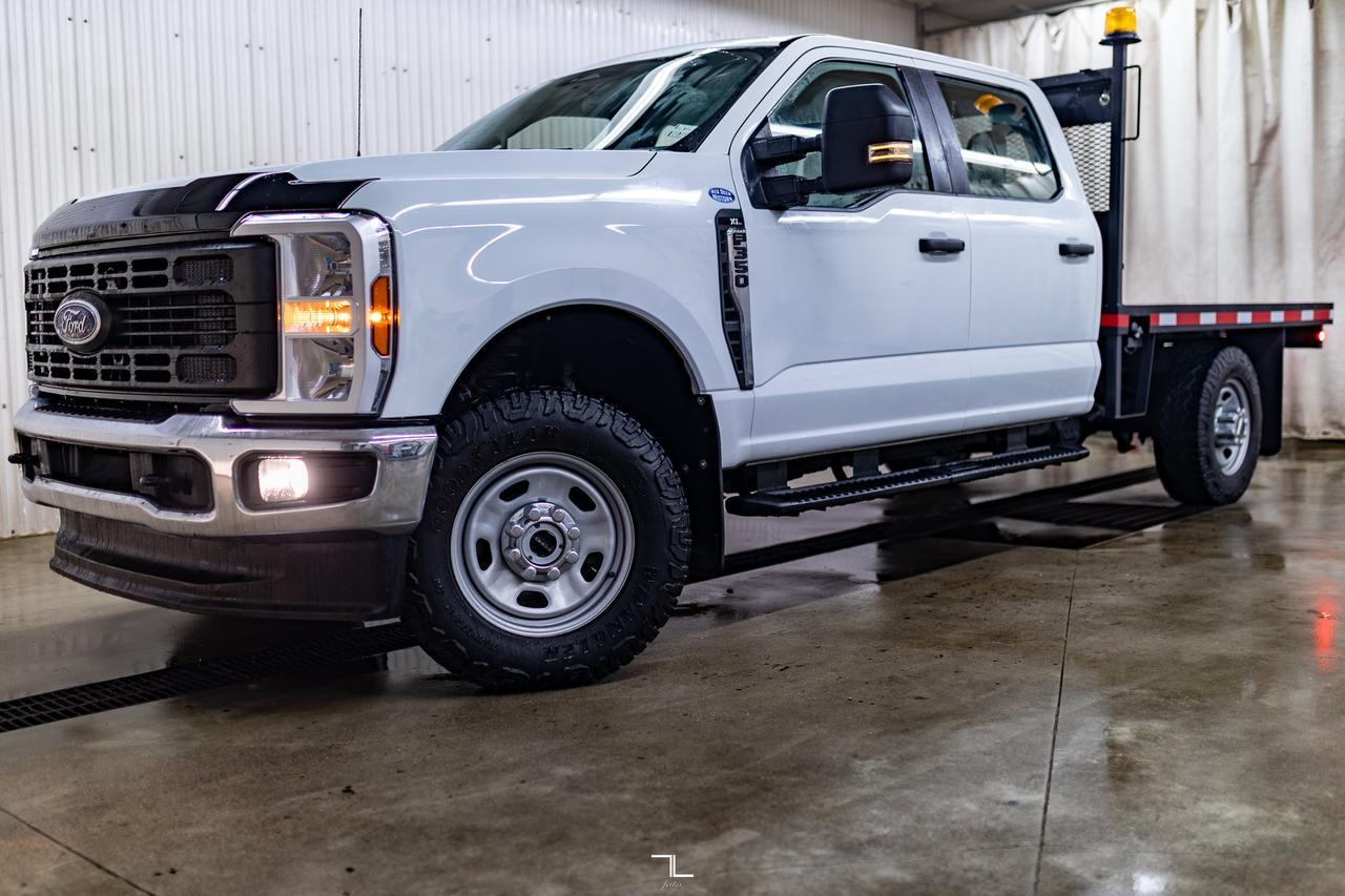 2024 Ford F-350 4x4 Crew Cab XL Deck BCam Red Deer AB