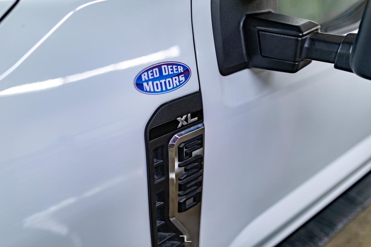 2024 Ford F-350 4x4 Crew Cab XL Deck Red Deer AB