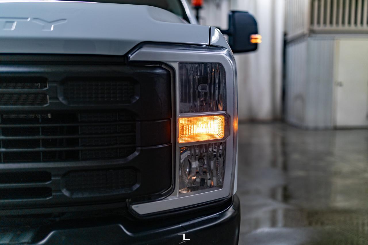 2024 Ford F-350 4x4 Crew Cab XL Deck Red Deer AB