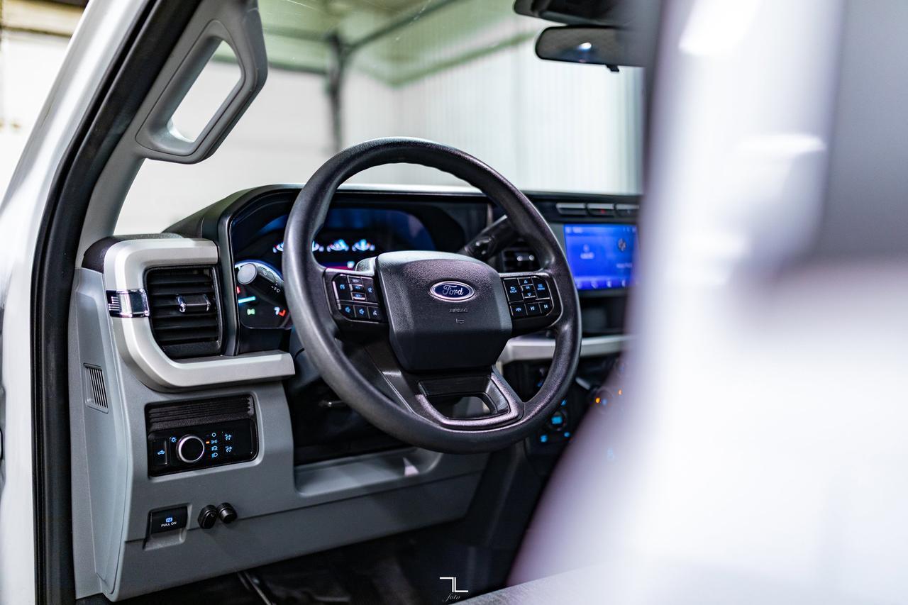 2024 Ford F-350 4x4 Crew Cab XL Deck Red Deer AB