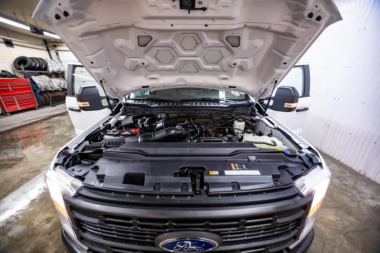 2024 Ford F-350 4x4 Crew Cab XL Deck Red Deer AB