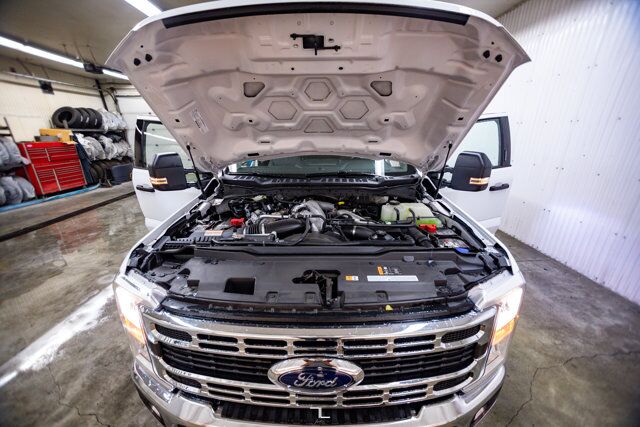 2024 Ford F-350 4x4 Crew Cab XLT FX4 Dually Diesel PSeat BCam Red Deer AB