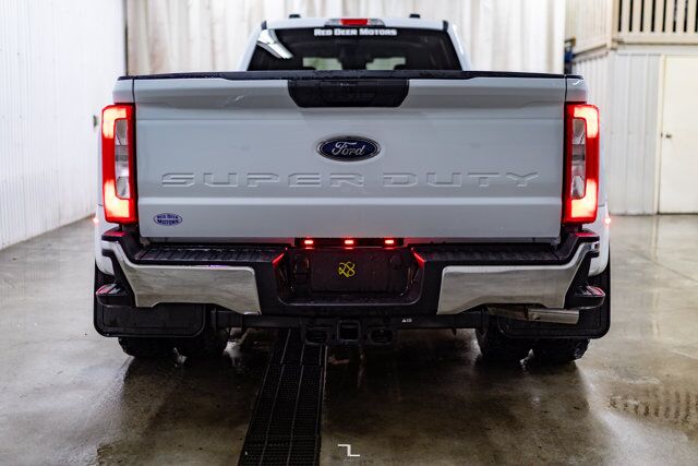 2024 Ford F-350 4x4 Crew Cab XLT FX4 Dually Diesel PSeat BCam Red Deer AB