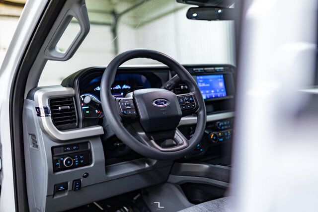 2024 Ford F-350 4x4 Crew Cab XLT FX4 Dually Diesel PSeat BCam Red Deer AB