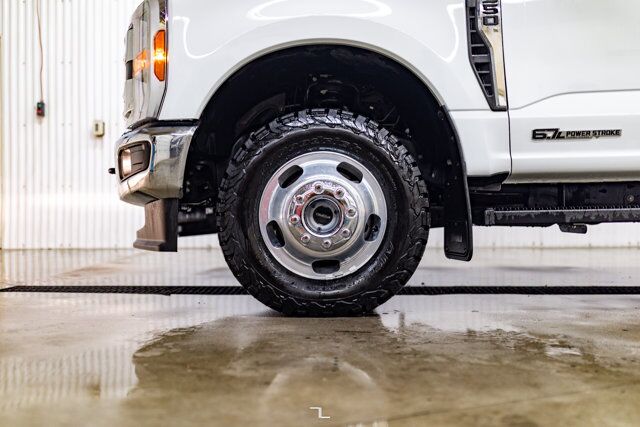 2024 Ford F-350 4x4 Crew Cab XLT FX4 Dually Diesel PSeat BCam Red Deer AB