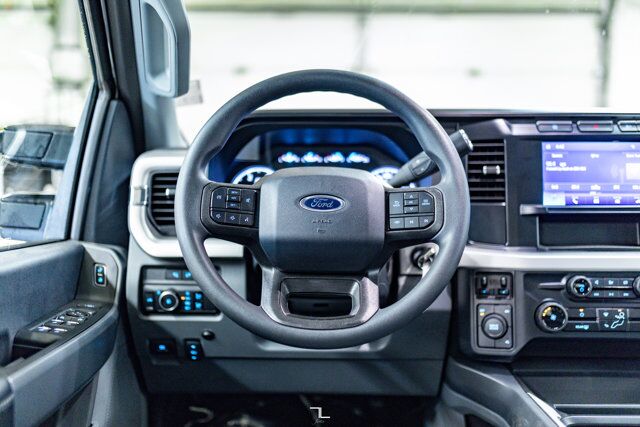 2024 Ford F-350 4x4 Crew Cab XLT FX4 Dually Diesel PSeat BCam Red Deer AB