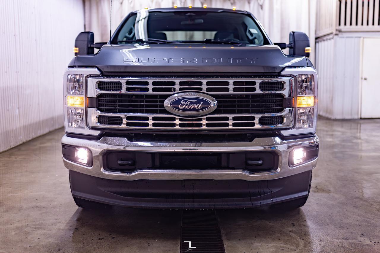 2024 Ford F-350 4x4 Crew Cab XLT FX4 Longbox PSeat BCam Red Deer AB