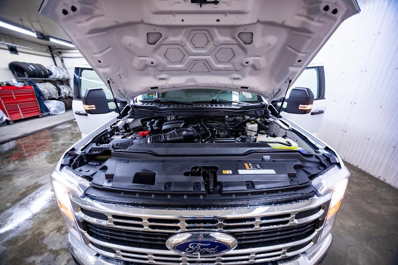 2024 Ford F-350 4x4 Crew Cab XLT FX4 PSeat BCam Red Deer AB